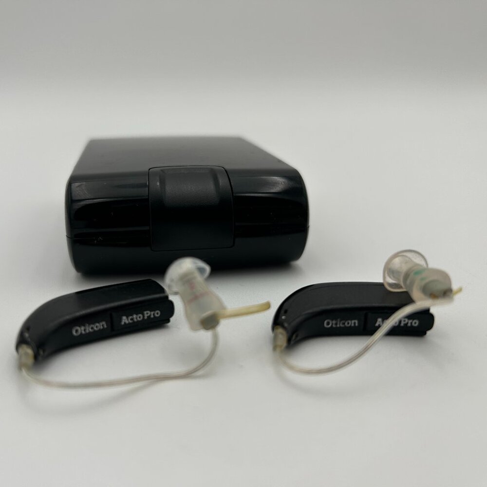Oticon Actro Pro Battery - Powered Hearing Aids w/case